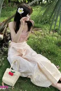 Đồ Thái Lan Sexy Áo Hồng - Váy Trắng Kem