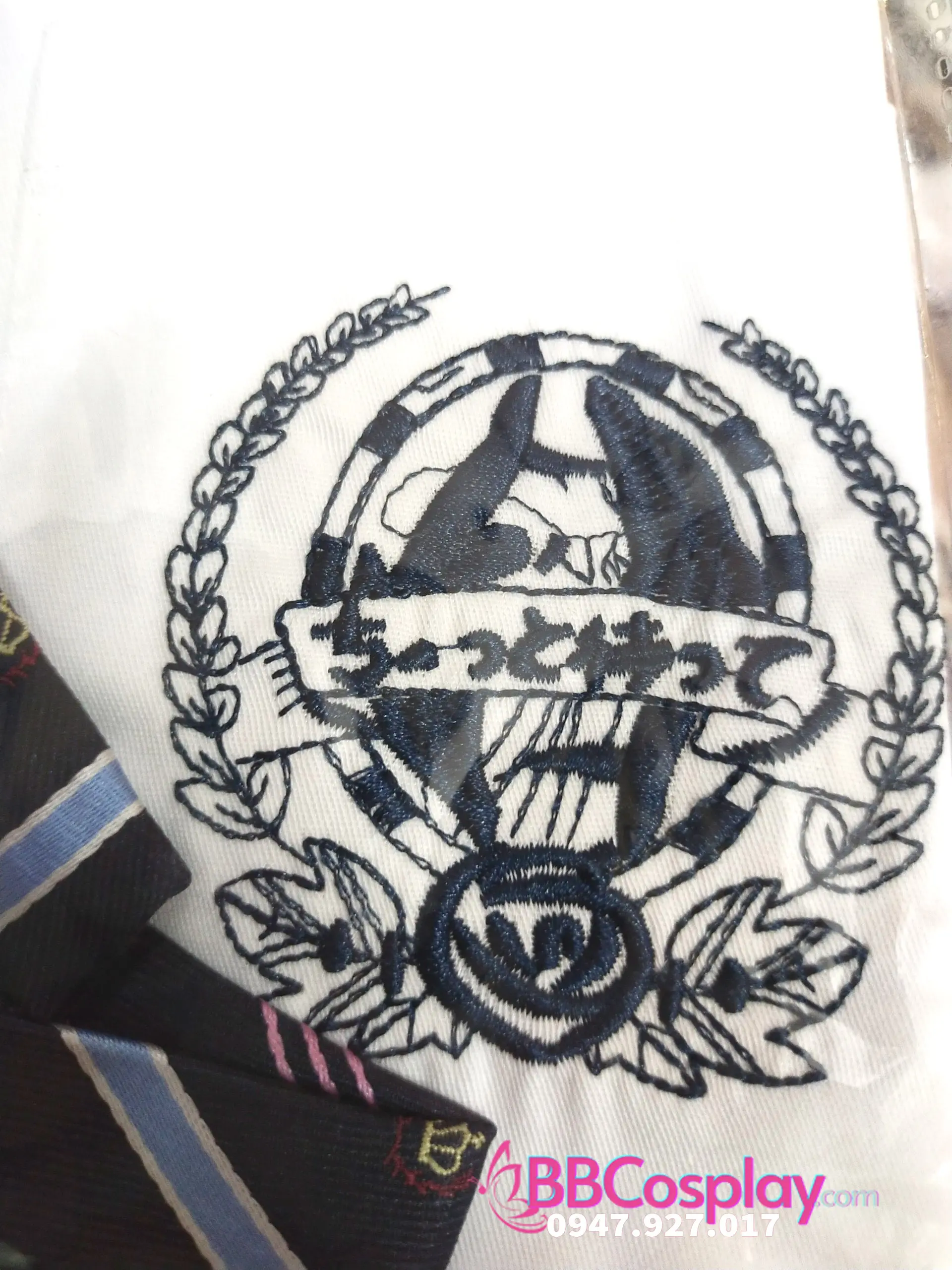 Đồng Phục Nam Sinh Áo Trắng Cà Vạt Xanh Sọc - Logo Xanh Dương