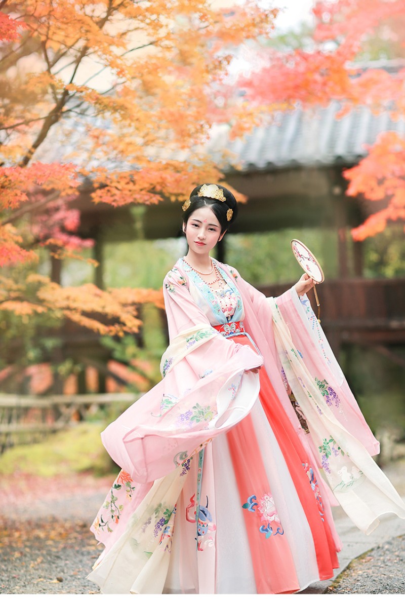 Hán Phục Hàm Nê Tiểu Trúc