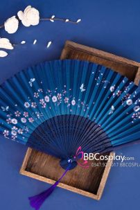 Quạt Vải Nhật Hồng Hoa Anh Đào Nền Xanh Đen Cán Xanh