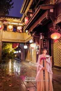 Hán Phục Hoàng Liên Y