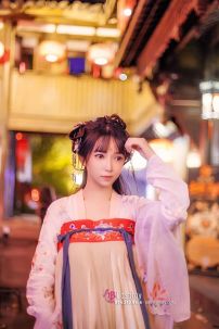 Hán Phục Hoàng Liên Y