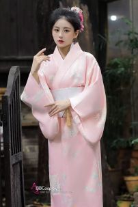 Áo Yukata Hoạ Tiết Hoa Và Quạt Nền Hồng Tặng Kèm Thắt Lưng