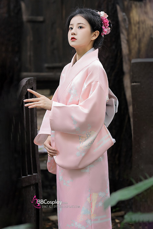 Áo Kimono Yukata Hoạ Tiết Hoa Và Quạt Nền Hồng Tặng Kèm Thắt Lưng