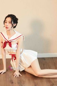 Trang Phục Nữ Sinh Sexy Trắng Phối Viền Đỏ