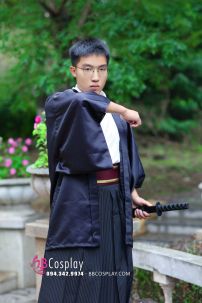 Nagagi Trắng - Haori Đen Kèm Hakama Dạng Váy Có Thắt Lưng Nâu Thắt Sẵn
