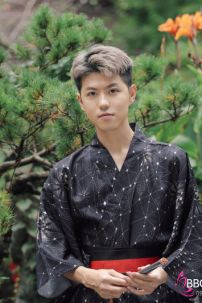 Yukata Nam Đen Obi Đen Đỏ 2023
