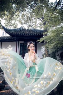 Hán Phục Ngân Hạnh Chiết Eo