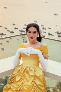 Trang Phục Bella Trong Người Đẹp Và Quái Vật