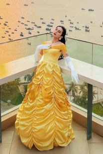 Trang Phục Bella Trong Người Đẹp Và Quái Vật