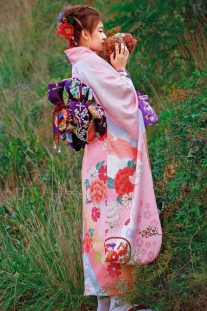 Kimono Truyền Thống Chuấn Nhật Màu Hồng