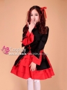 Qiloli Tay Bèo Áo Đen Váy Đỏ