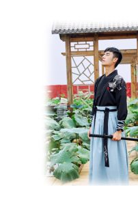 Hán Phục Nam Uy Long Kiến Quốc