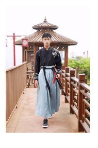 Hán Phục Nam Uy Long Kiến Quốc