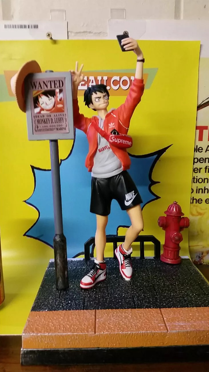 Mô Hình Figure Luffy Street Fashion Ver - One Piece