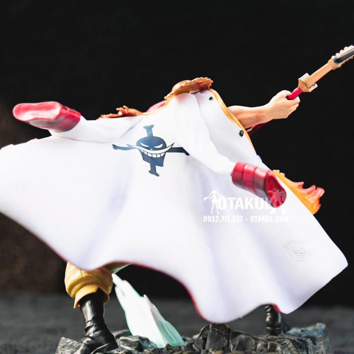 Mô Hình Figure Râu Trắng White Beard Black Pearl – One Piece