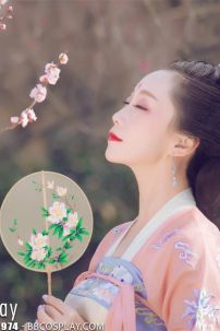 Hán Phục Chiết Ngực Nhữ Cầm Kỹ