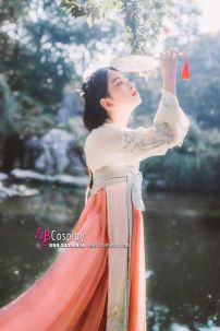 Hán Phục Chiết Ngực Huyên Cầm