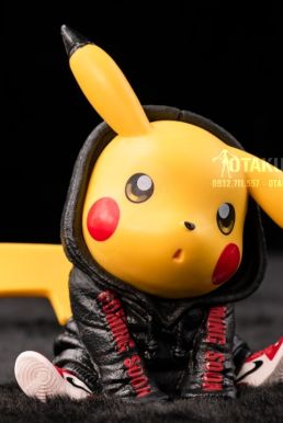 Mô Hình Figure Pikachu Supreme Đen