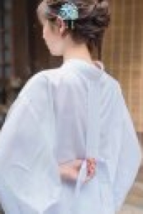 YUKATA TRẮNG MẶC LÓT: