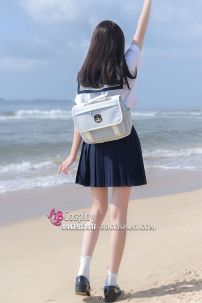 Nữ Sinh Áo Trắng 3 Sọc - Váy Xanh Đen Cơ Bản