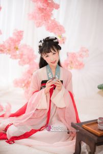 Hán Phục Hồng Nguyệt Nhi