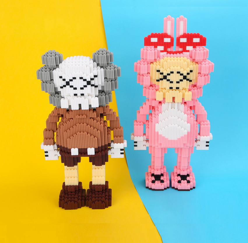 Mô Hình Lego Nano HC Magic Kaws Pink