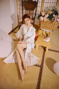 Yukata Vàng Kem Hoa Ngũ Sắc