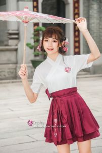 Hán Phục Cách Tân Mèo Đỏ