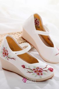 Giày Thêu Hán Phục Đế 6cm Size 38