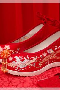 Giày Thêu Phượng Hoàng Đỏ Đế Cao 7Cm
