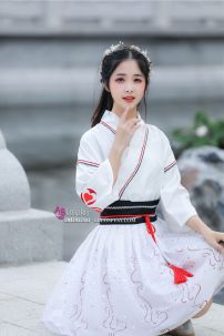 Thuê Hán Phục Cách Tân Vân Lưu Tuyết