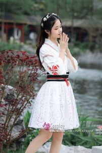 Thuê Hán Phục Cách Tân Vân Lưu Tuyết