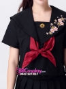 Nữ Sinh Đen Tay Ngắn Thêu Hoa Đào