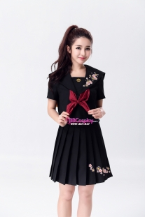 Nữ Sinh Đen Tay Ngắn Thêu Hoa Đào