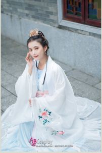 Hán Phục Tiểu Bạch