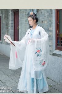 Hán Phục Tiểu Bạch