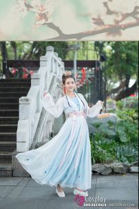 Hán Phục Tiểu Bạch