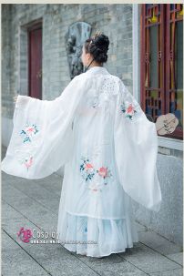 Hán Phục Tiểu Bạch