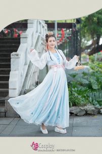 Hán Phục Tiểu Bạch