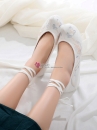 Giày Vải Thêu Cổ Trang Trắng Mũi Nhọn Size 37 Đế 5cm