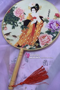 Quạt Cổ Trang Giai Nhân Tạo Dáng Cùng Mẫu Đơn