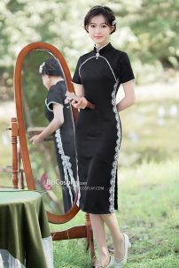 Sườn Xám Đen Viền Ngọc Trai