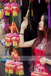 Sườn Xám Đỏ Hoa Ngắn