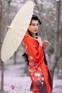 Yukata Chuẩn Nhật Đỏ (Kimono Mùa Hè Rực Rỡ)