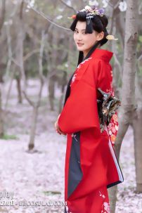 Yukata Chuẩn Nhật Đỏ (Kimono Mùa Hè Rực Rỡ)