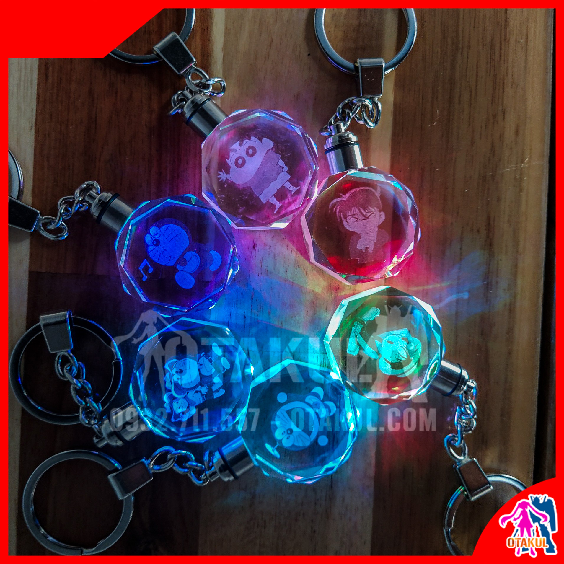 Móc Khoá Đèn Shin Cậu Bé Bút Chì