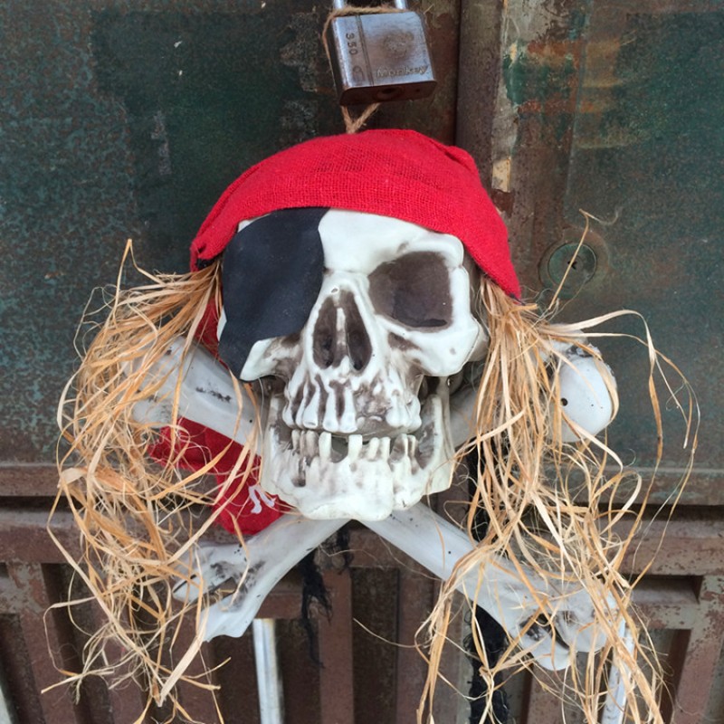 Đầu Lâu Trang Trí Halloween Kiểu Cướp Biển