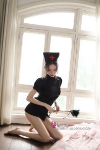 Nữ Y Tá Sexy Đen