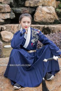 Hán Phục Nữ Kiếm Khách Thêu Rồng